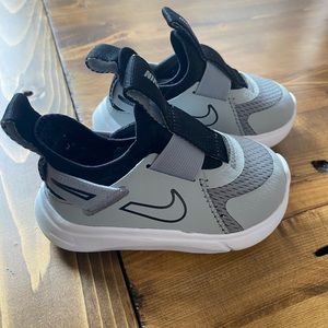 Toddler size 5 Nike EUC Black and Grey